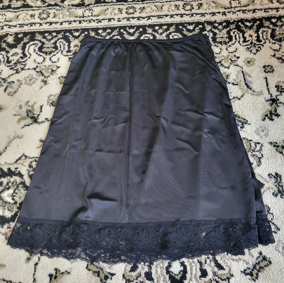 Black mini slip skirt - Picture 1 of 5